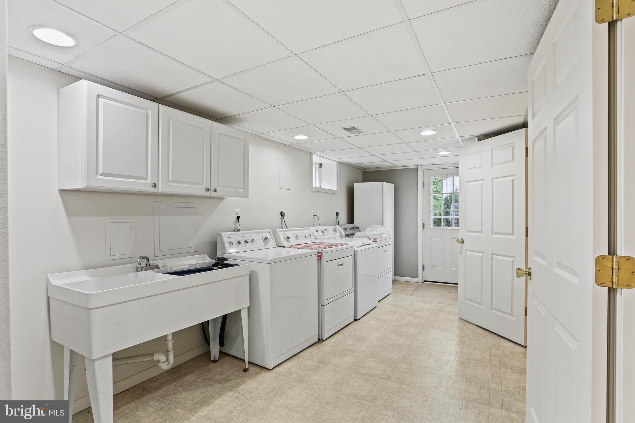 HAMMOND VILLAGE - Residential Lease