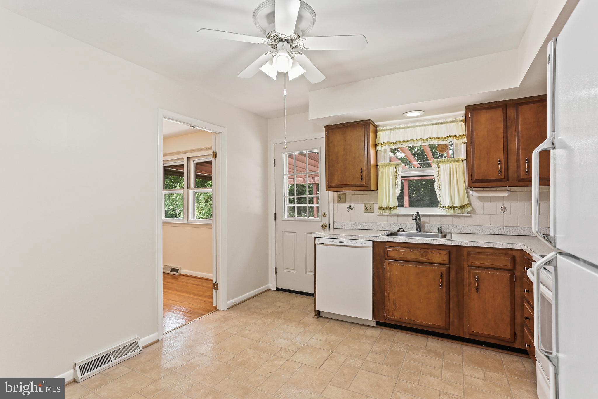 HAMMOND VILLAGE - Residential Lease