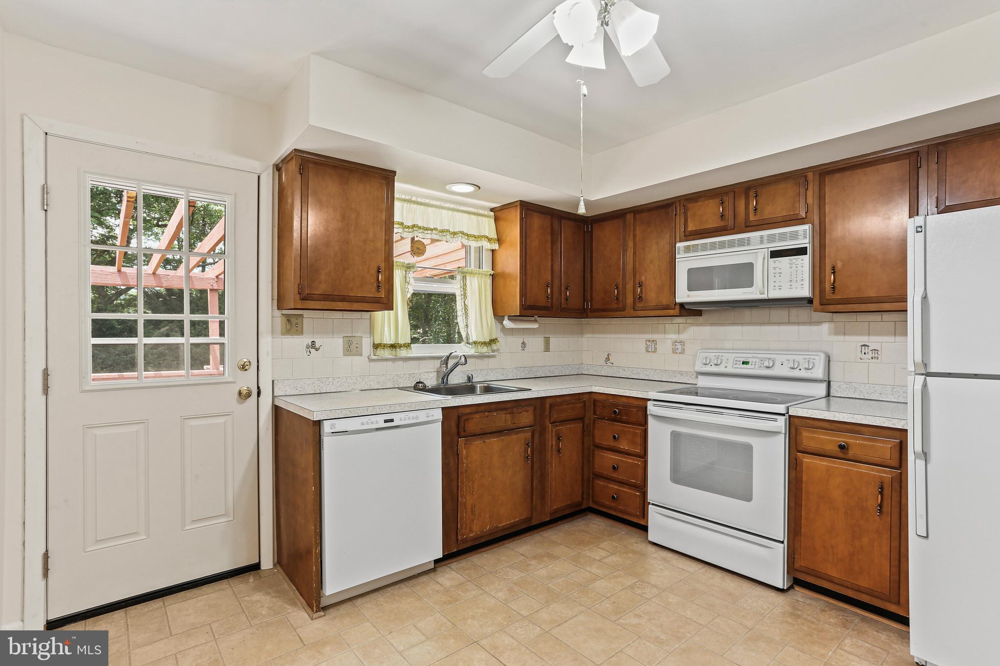 HAMMOND VILLAGE - Residential Lease