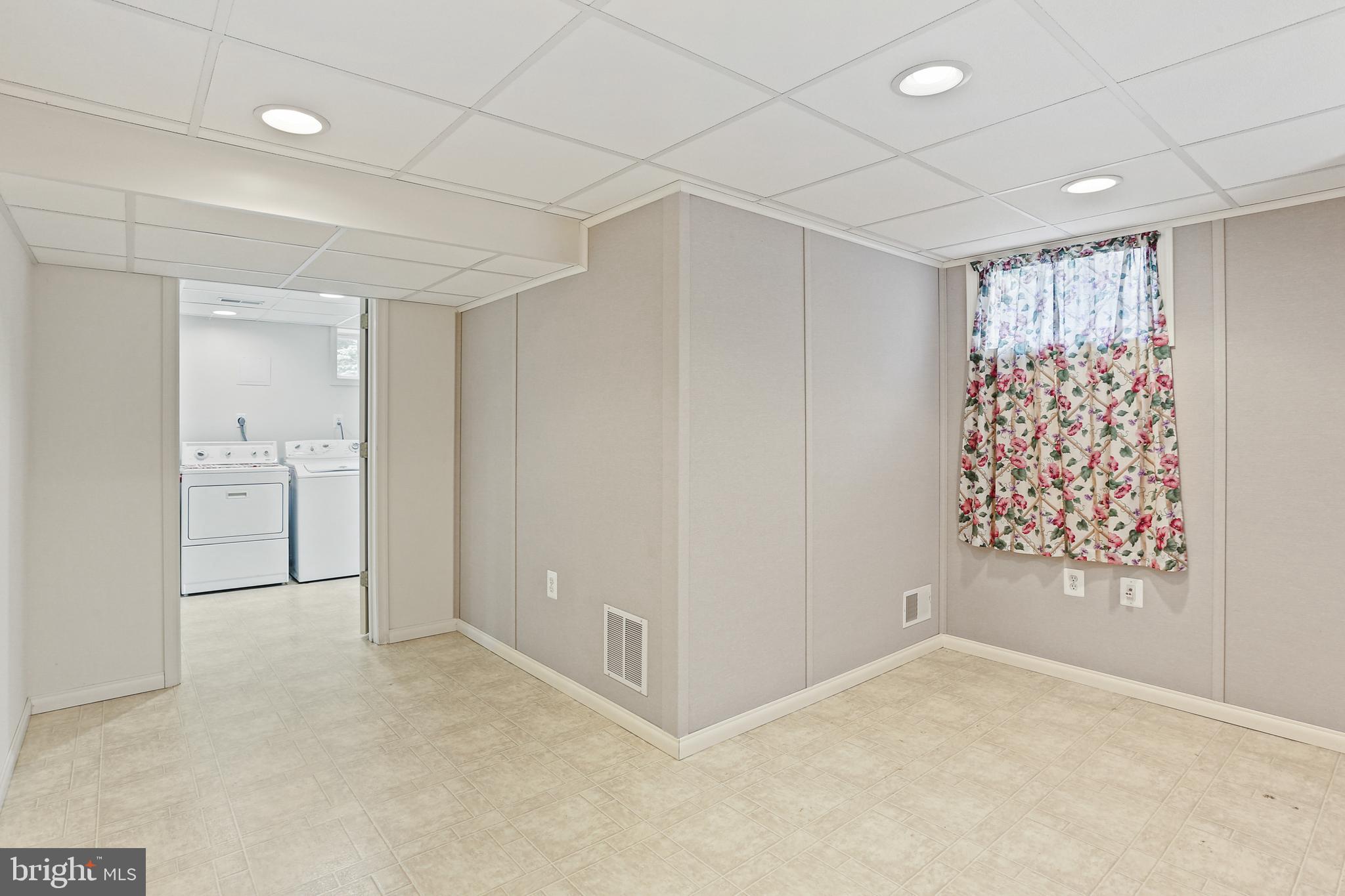 HAMMOND VILLAGE - Residential Lease