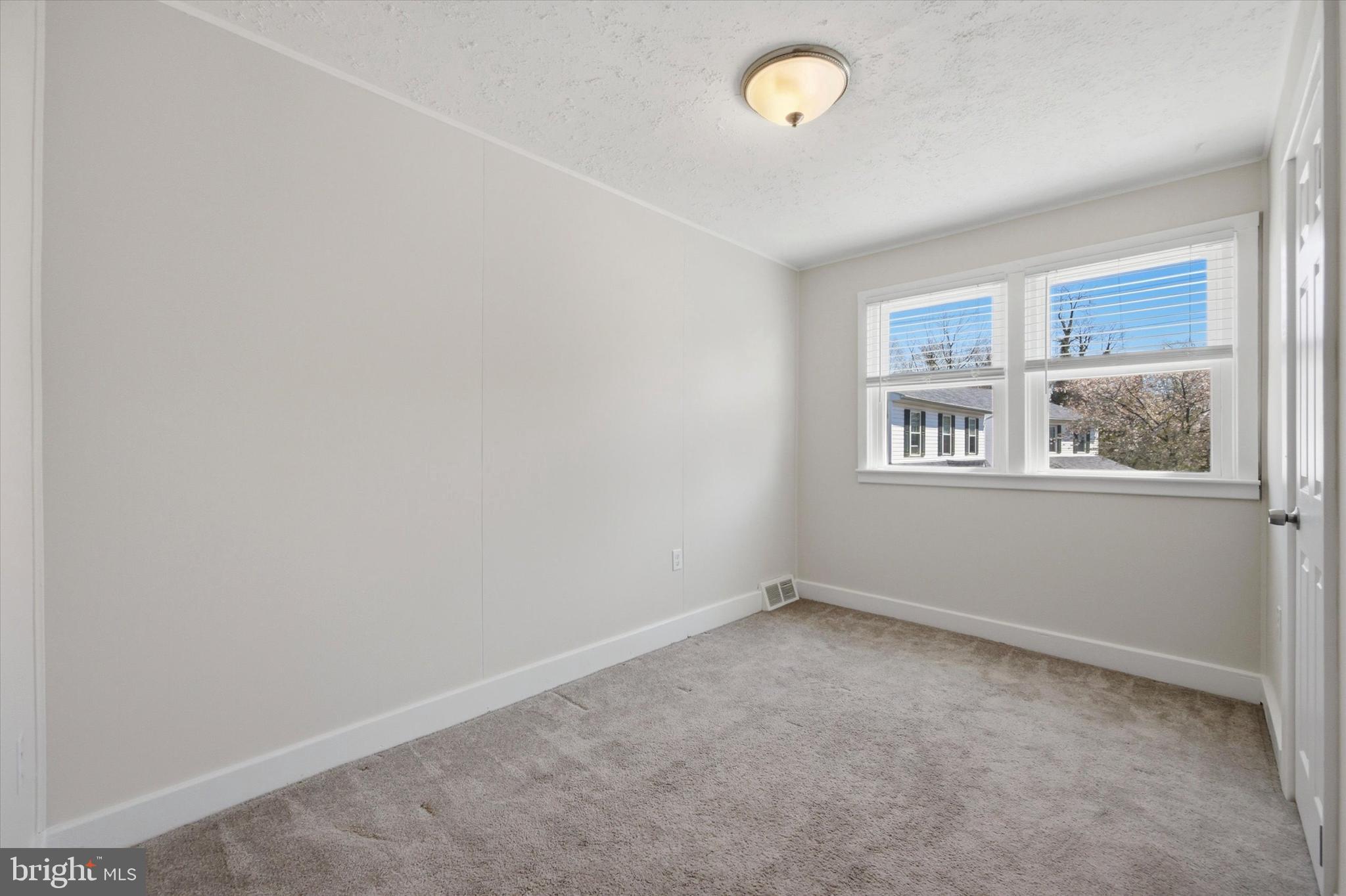 MILMONT PARK - Residential