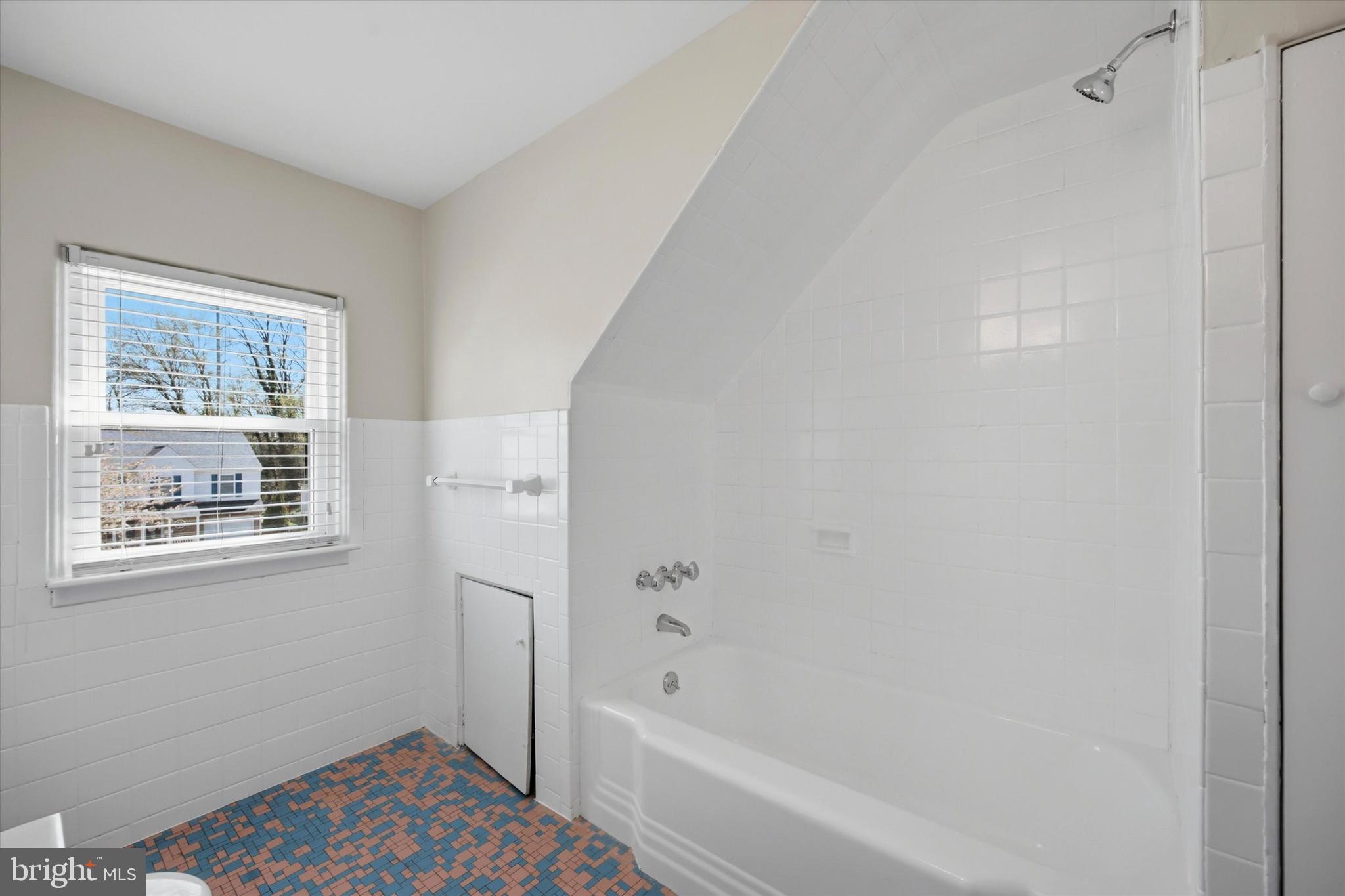 MILMONT PARK - Residential