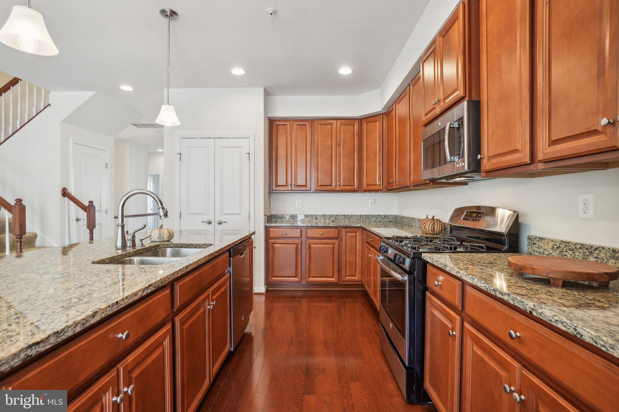 GREENBELT STATION - Residential