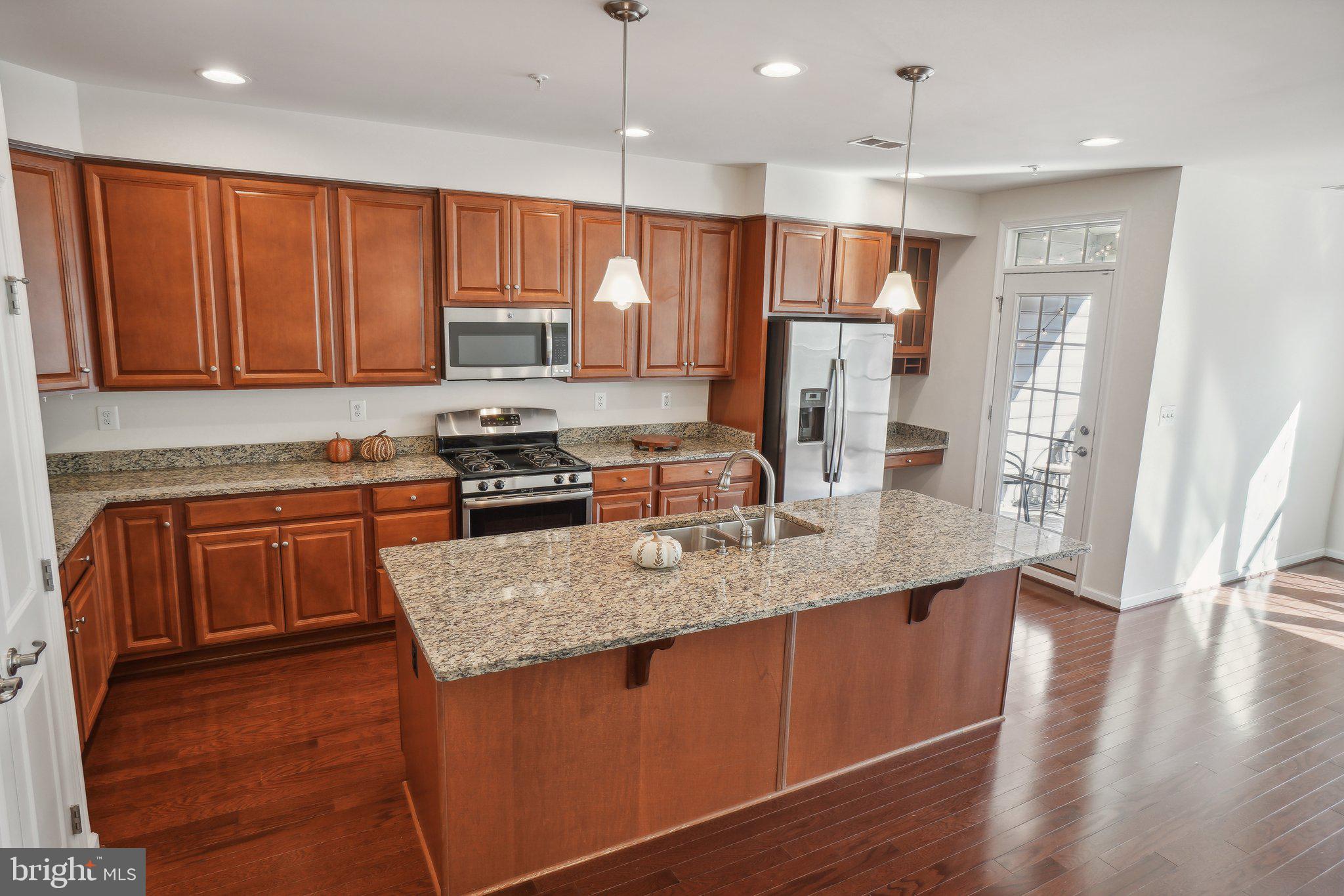 GREENBELT STATION - Residential