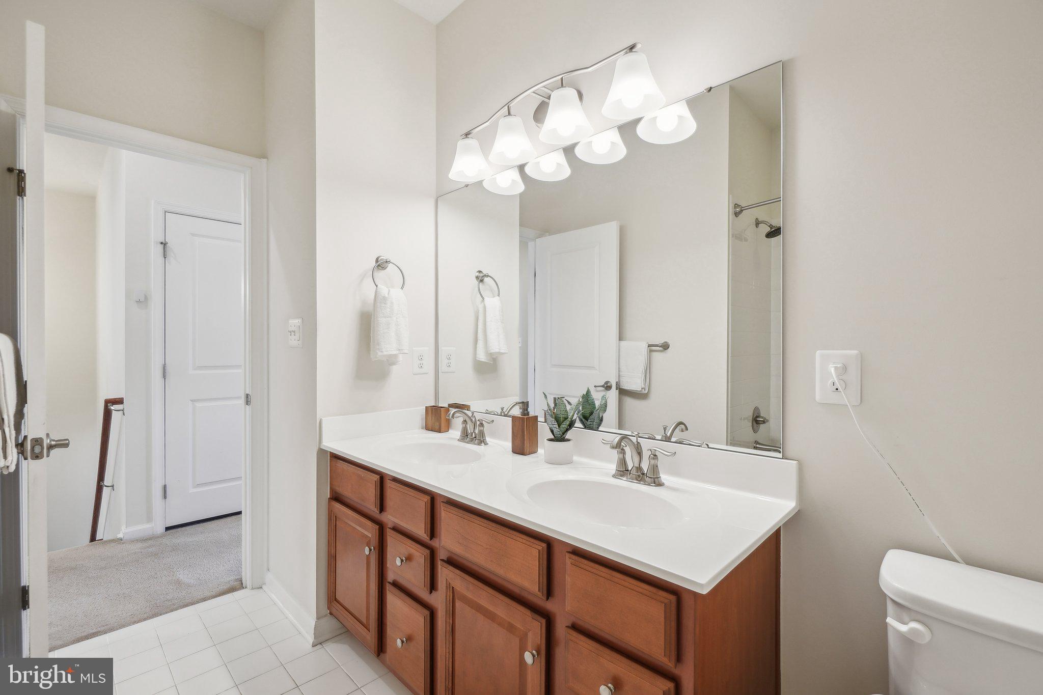 GREENBELT STATION - Residential