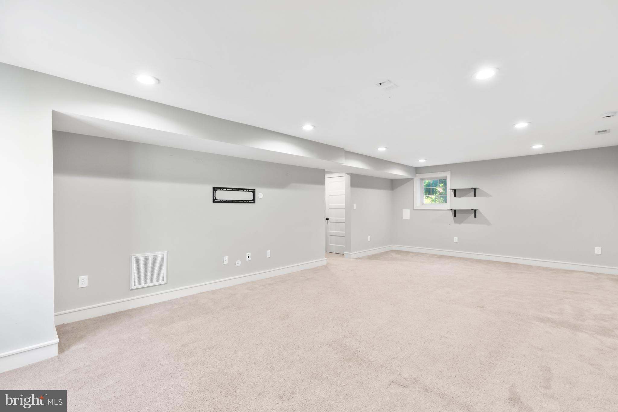 LADYSMITH VILLAGE - Residential