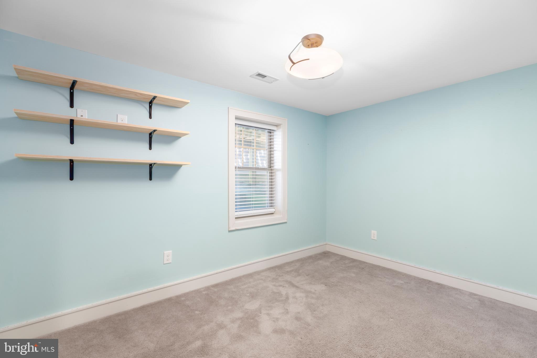 LADYSMITH VILLAGE - Residential