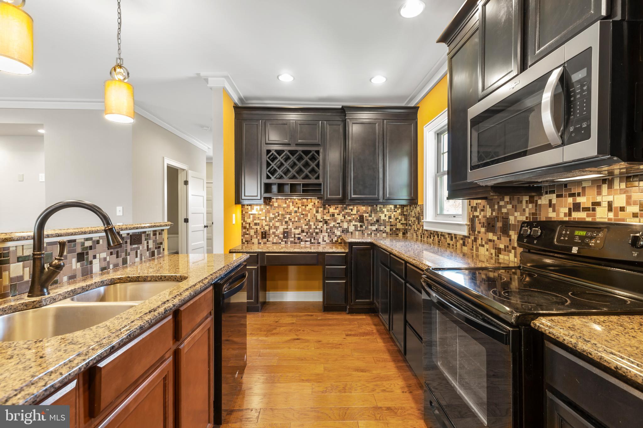 LADYSMITH VILLAGE - Residential