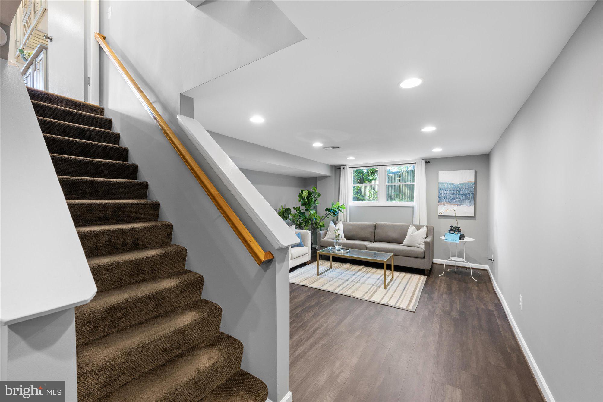 ROCK CREEK PALISADES - Residential