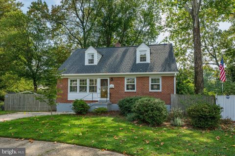 Photo of 4114 Byrd Court, KENSINGTON, MD 20895 (MLS # MDMC2201510)