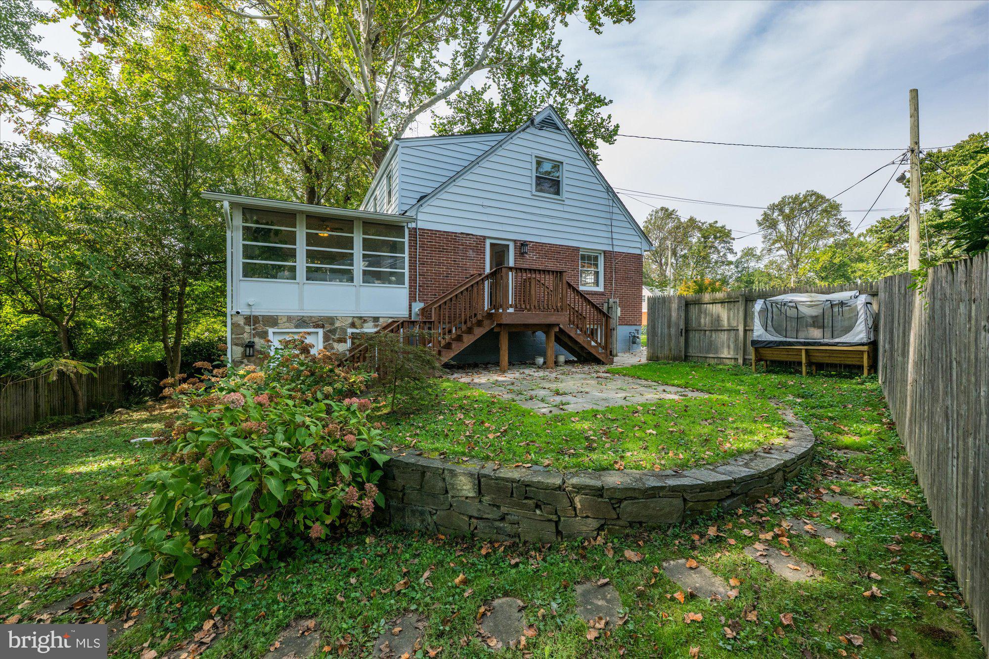 ROCK CREEK PALISADES - Residential