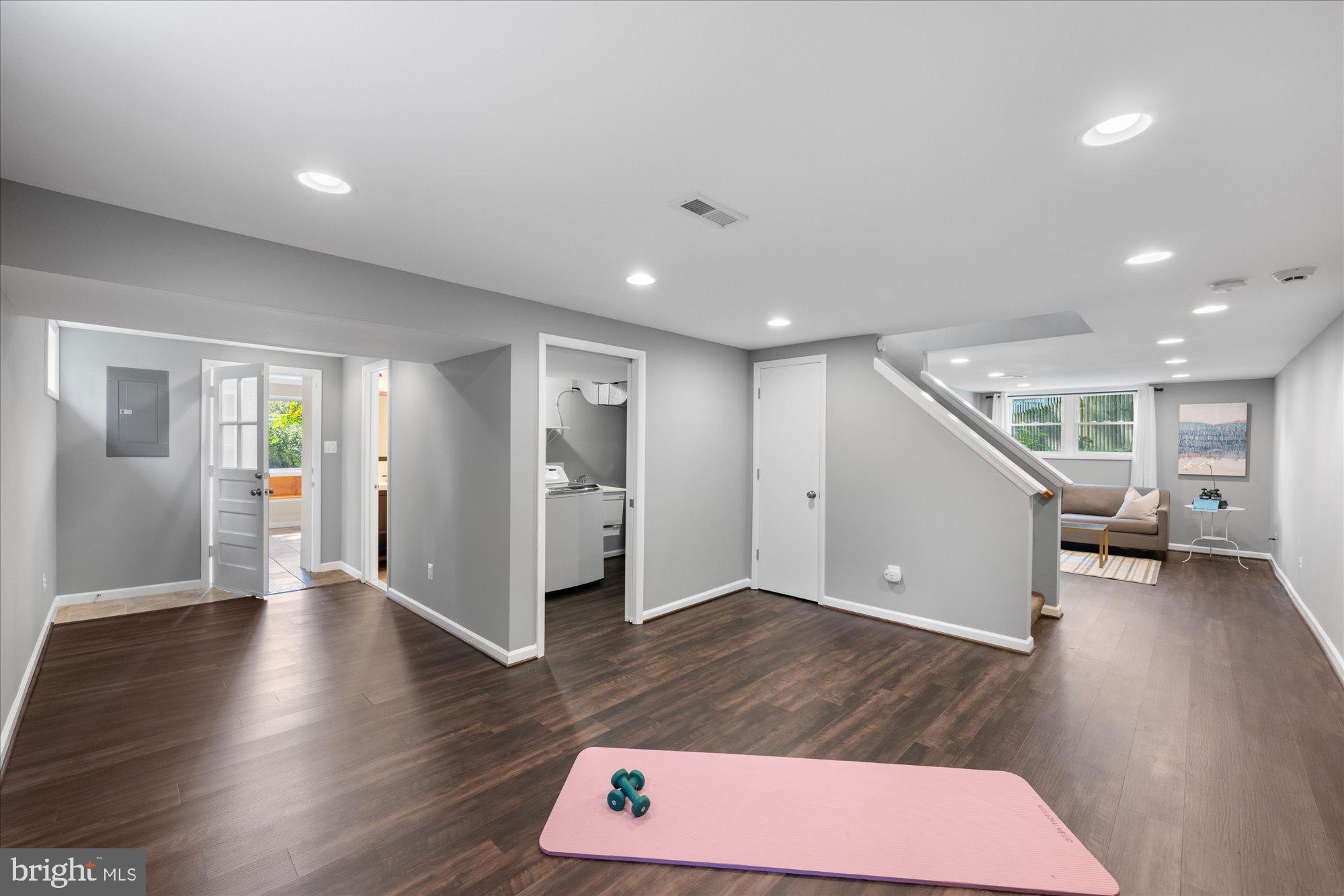 ROCK CREEK PALISADES - Residential