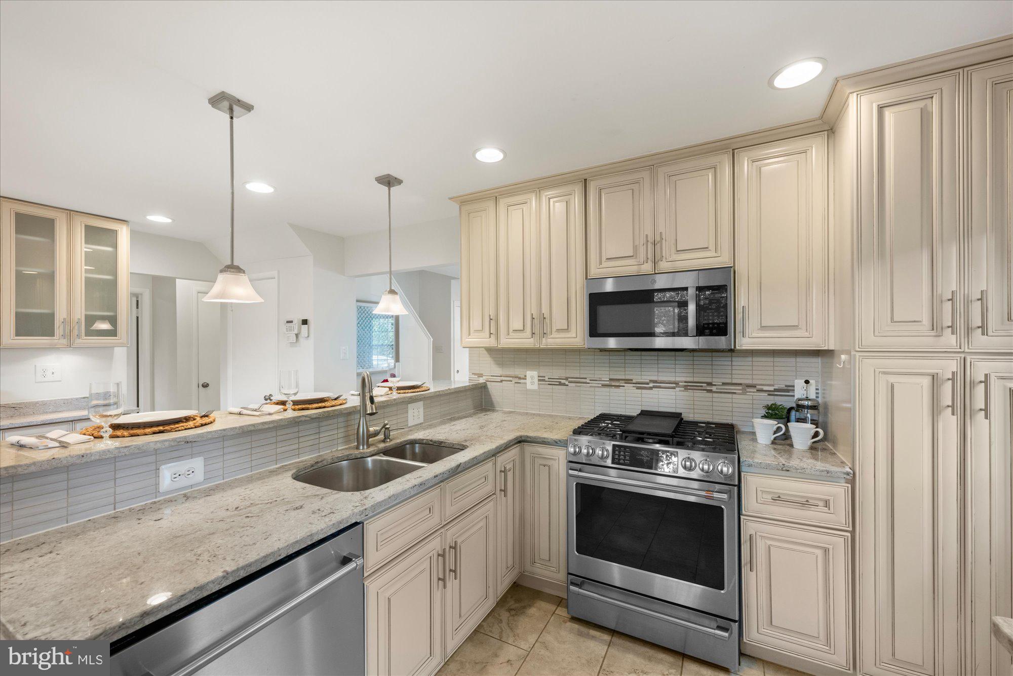 ROCK CREEK PALISADES - Residential