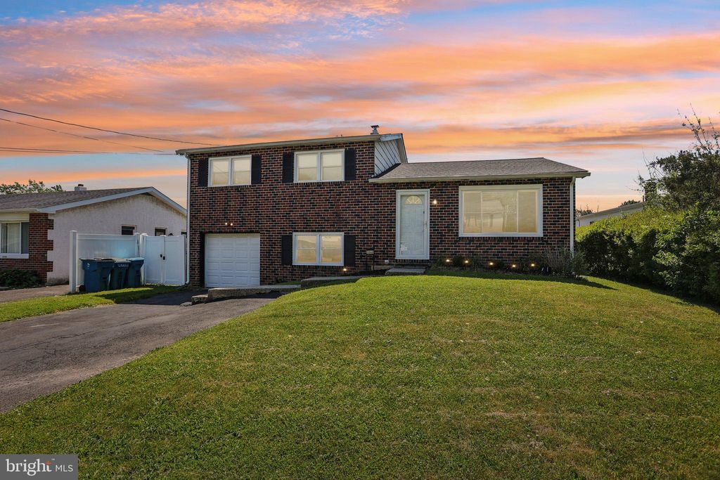 Photo of 1040 East Avenue, BLUE BELL, PA 19422 (MLS # PAMC2181164)