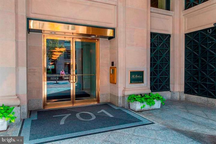 701 NW PENNSYLVANIA AVENUE NW 1115