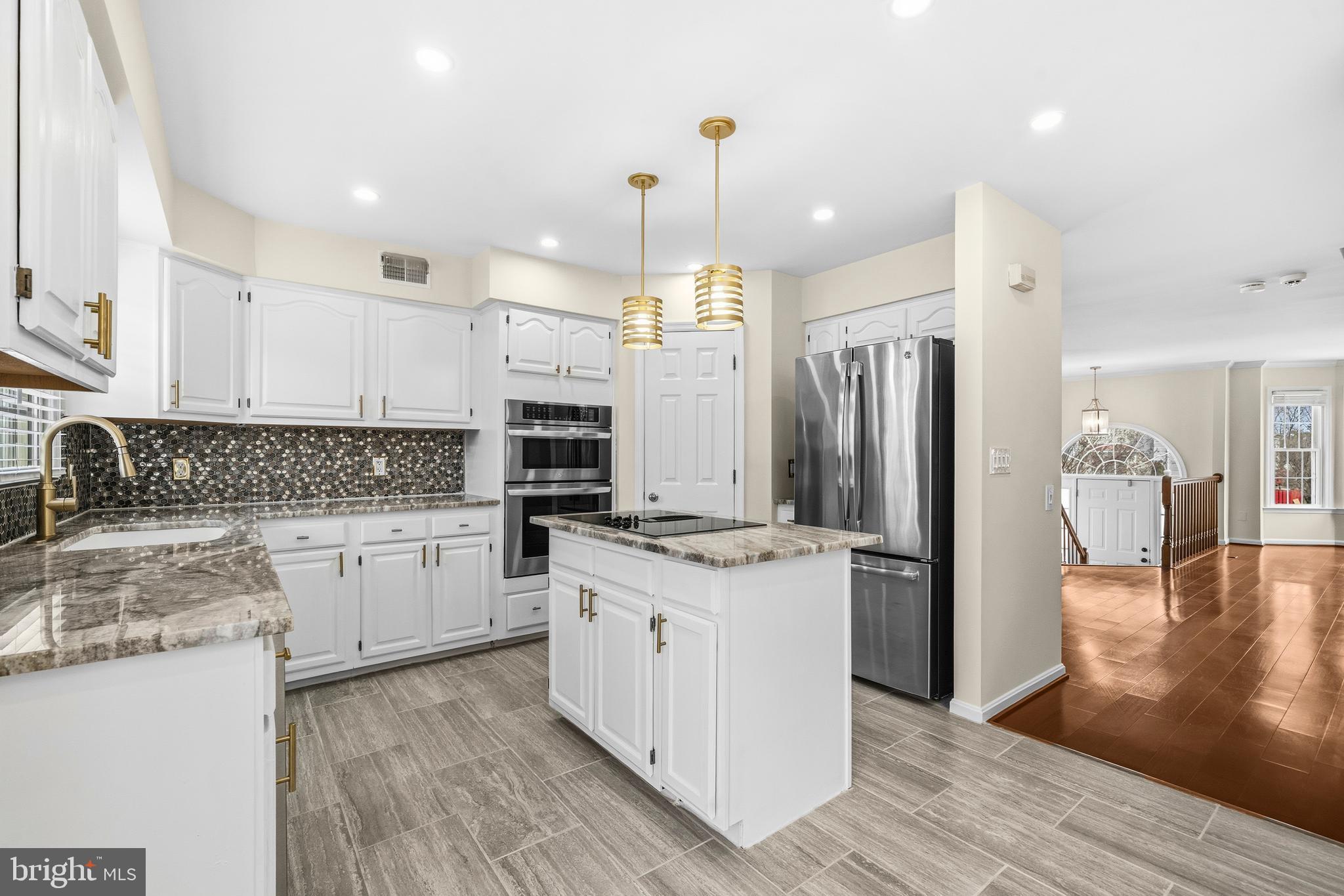 SEVEN OAKS - Residential