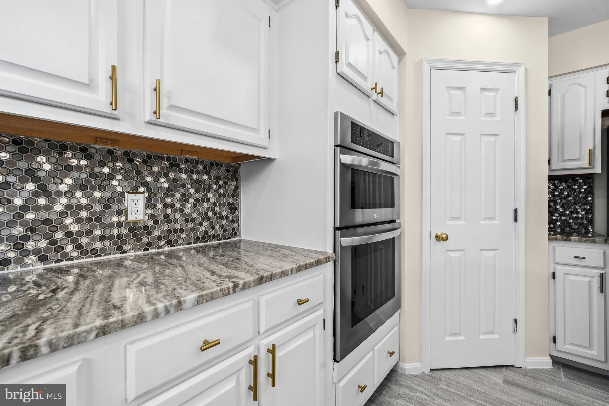 SEVEN OAKS - Residential