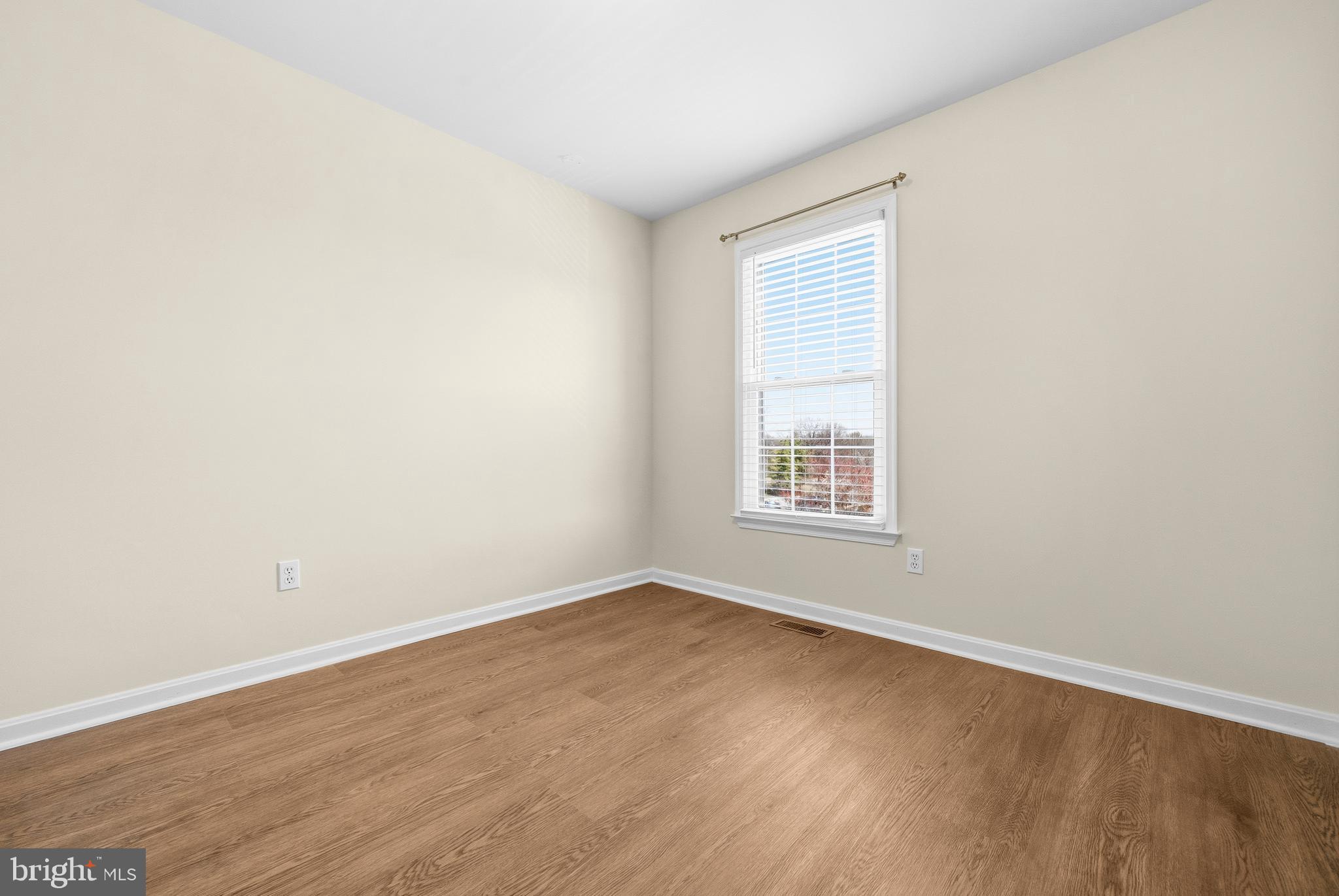 SEVEN OAKS - Residential