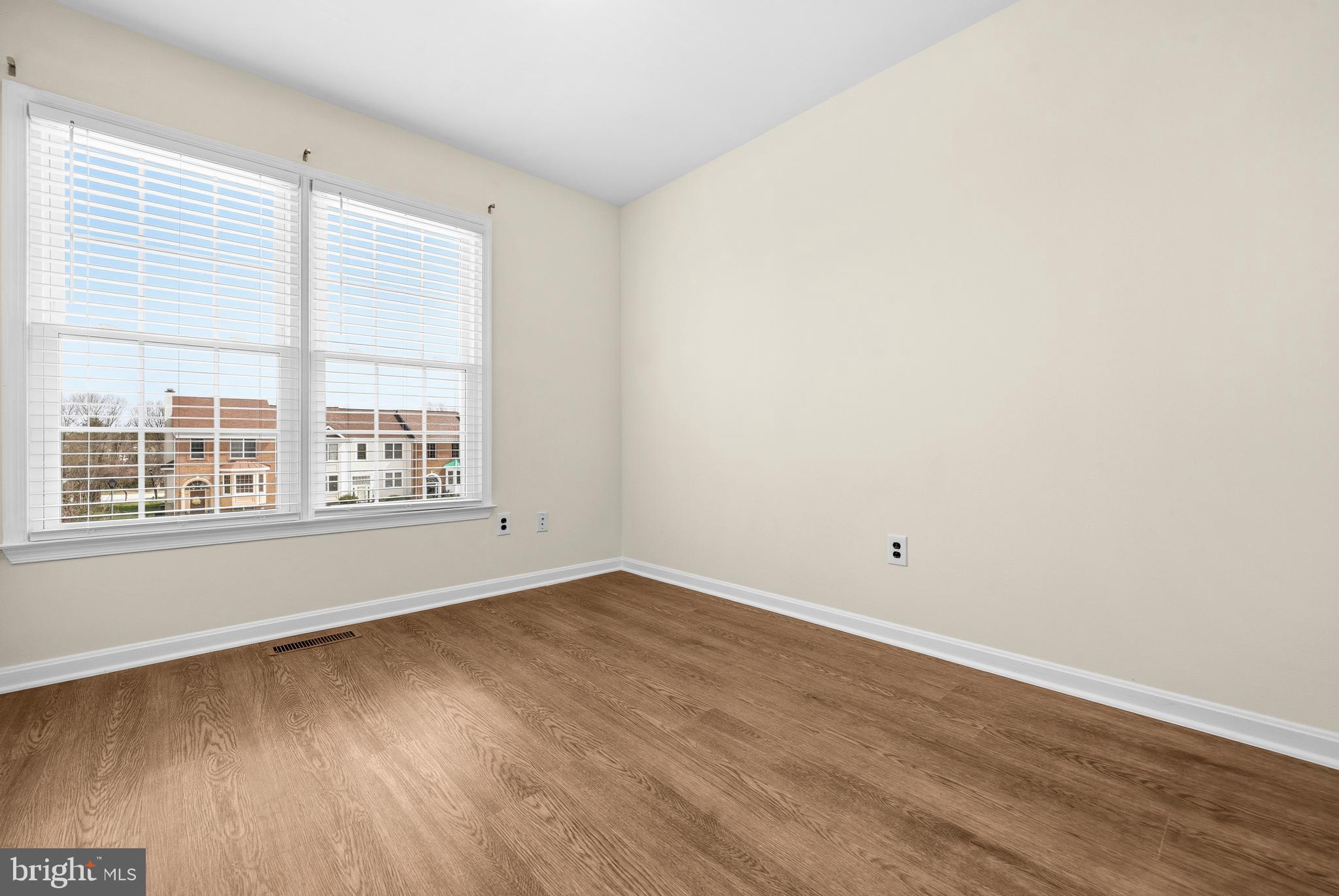 SEVEN OAKS - Residential