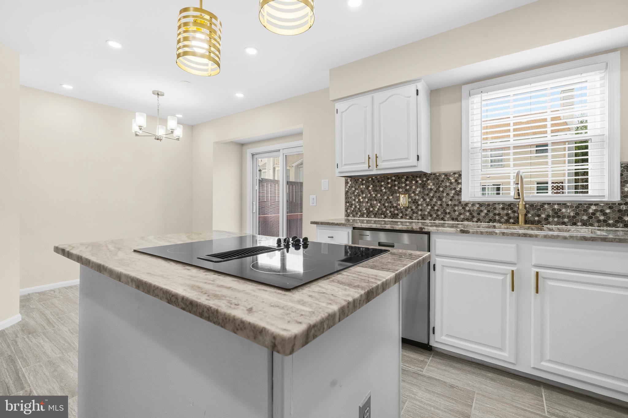 SEVEN OAKS - Residential