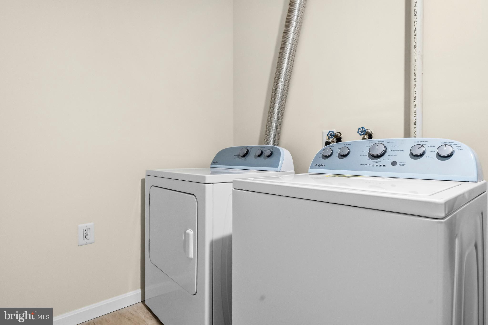 SEVEN OAKS - Residential