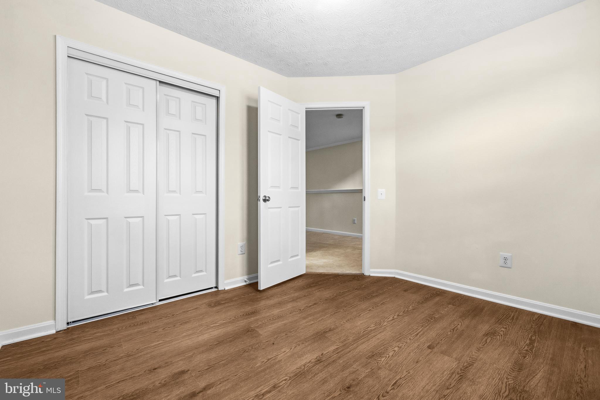 SEVEN OAKS - Residential