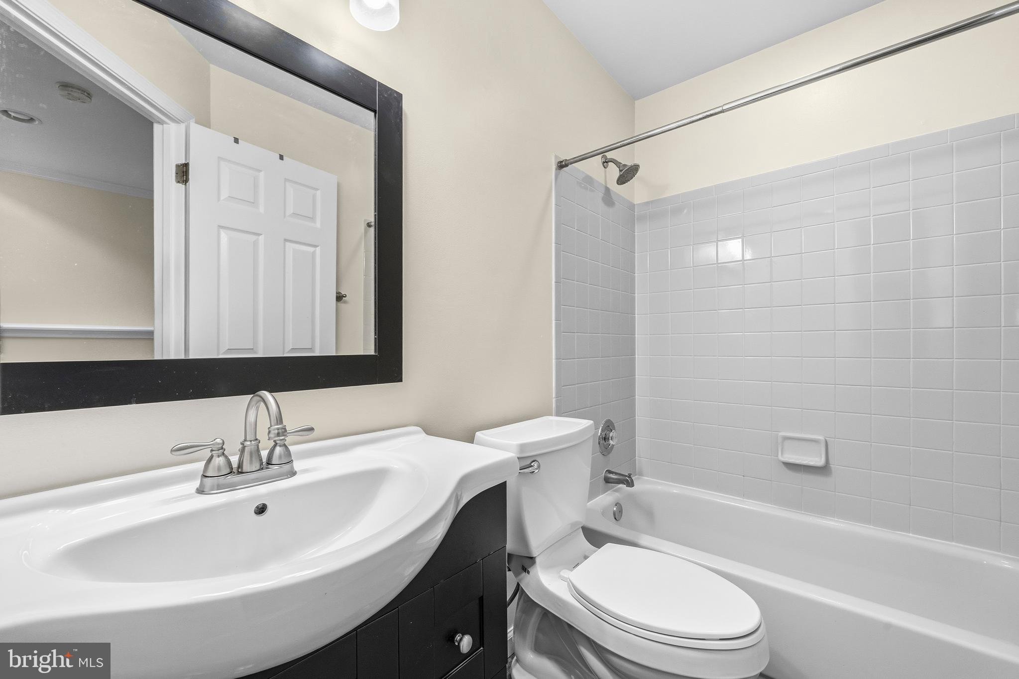 SEVEN OAKS - Residential