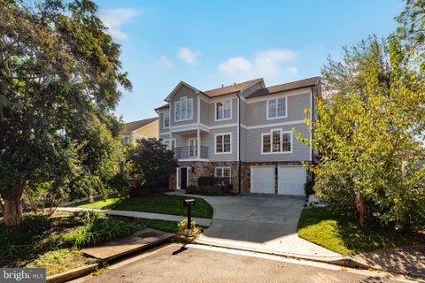 Photo of 904 S Oakland Street, ARLINGTON, VA 22204 (MLS # VAAR2080690)