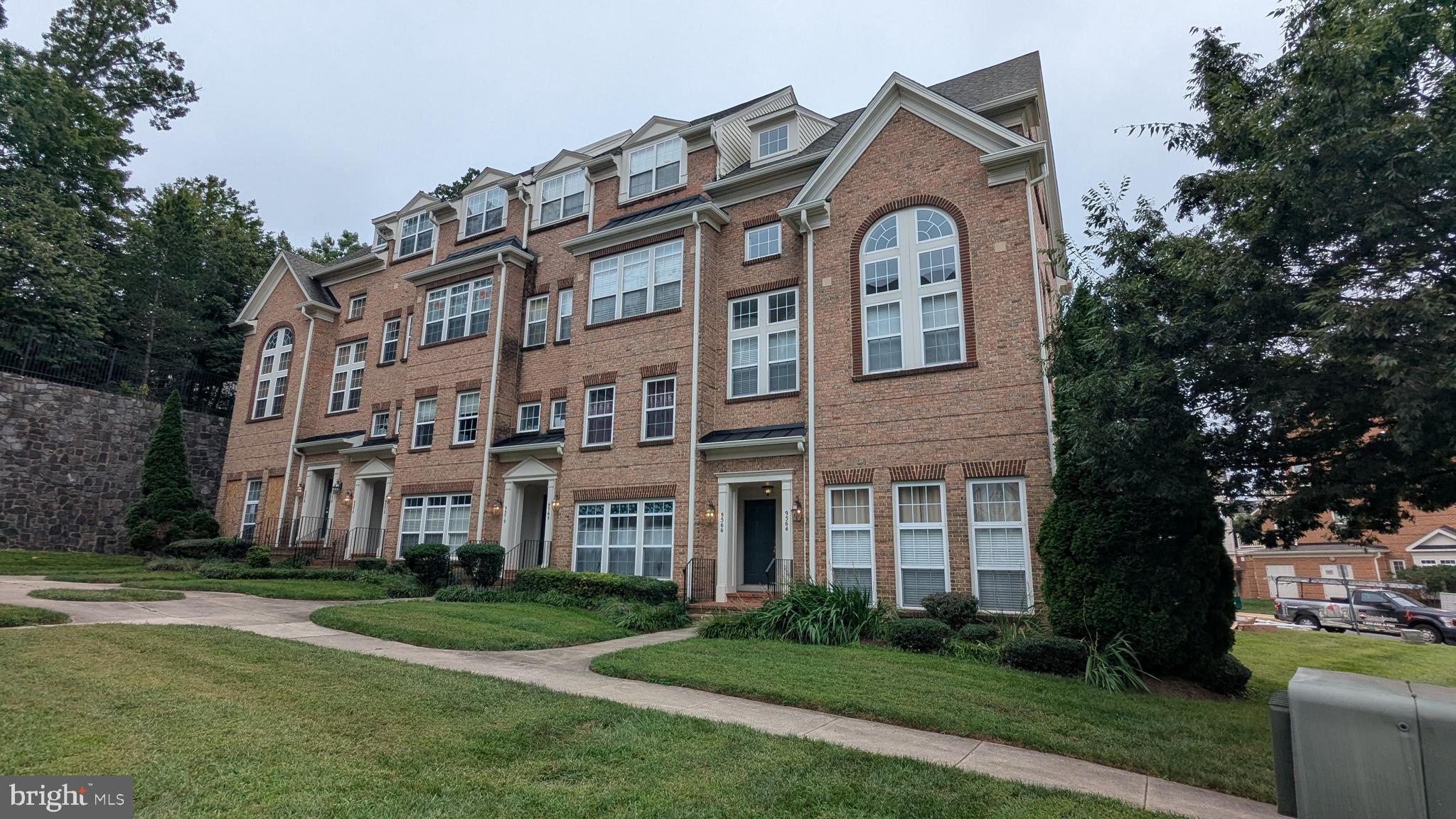 THE TOWNES CONDOMINIUM - Residential