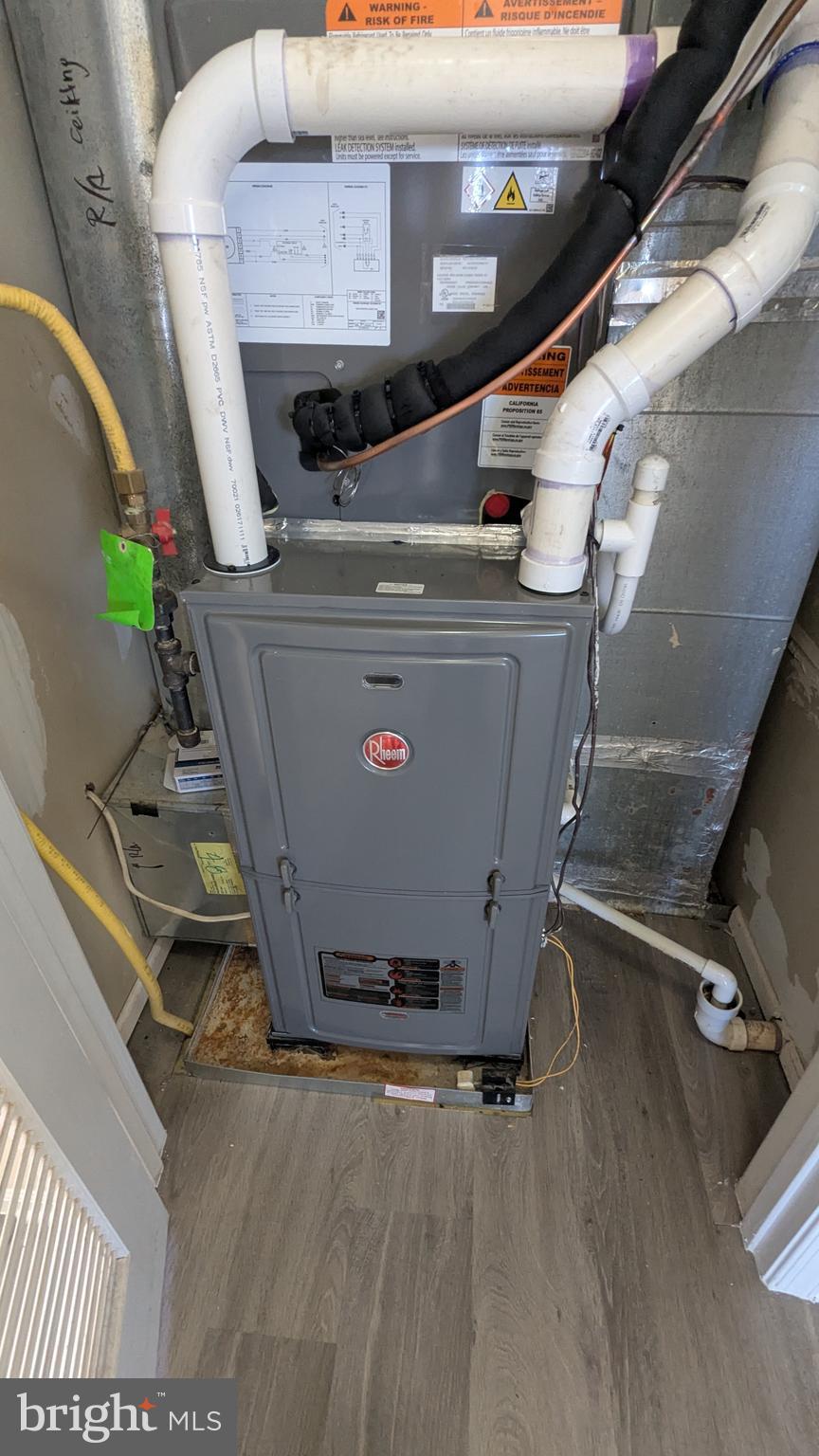 THE TOWNES CONDOMINIUM - Residential