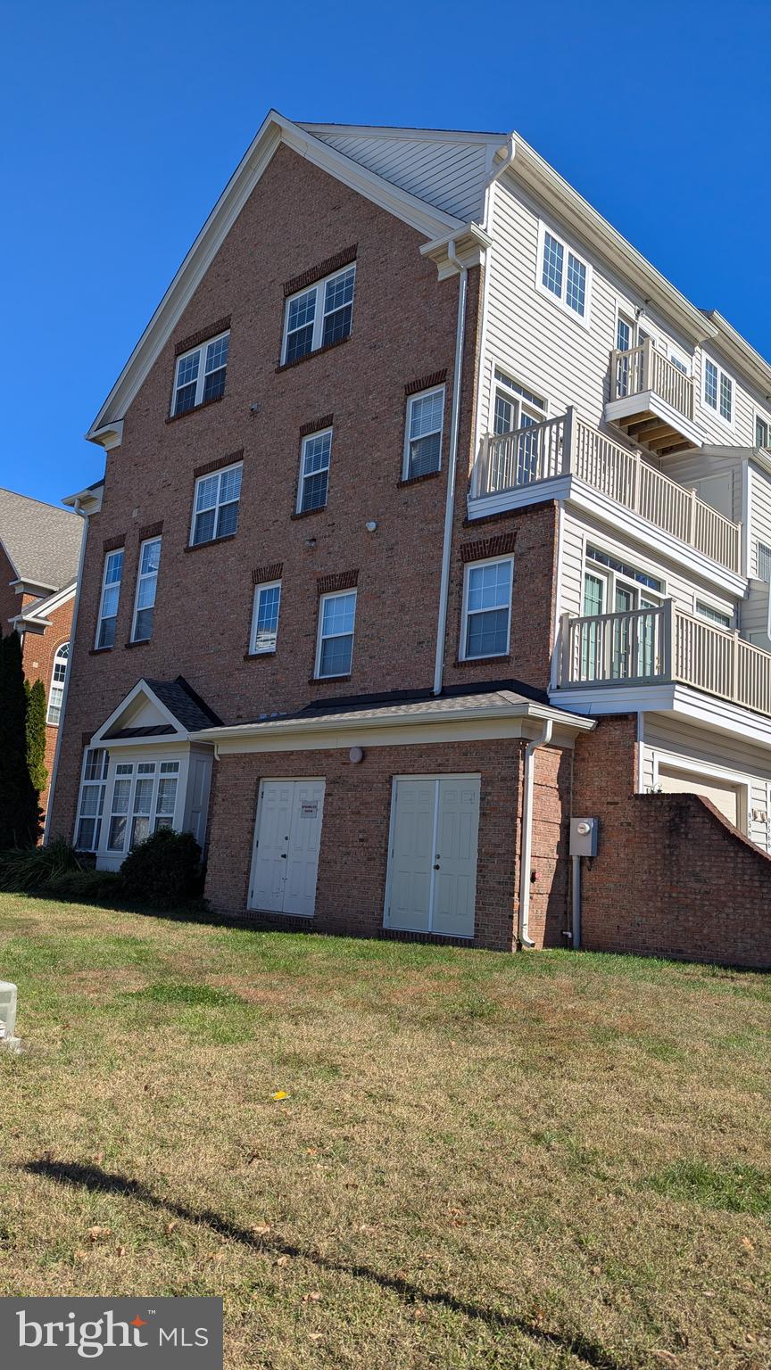 THE TOWNES CONDOMINIUM - Residential