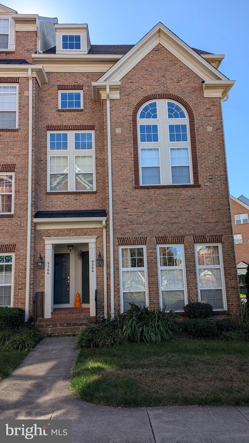 THE TOWNES CONDOMINIUM - Residential