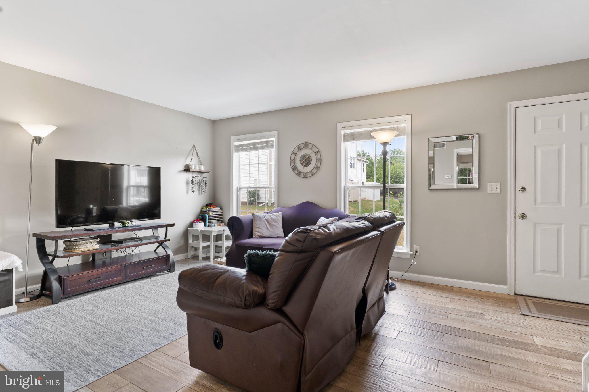 580 BENTON COURT