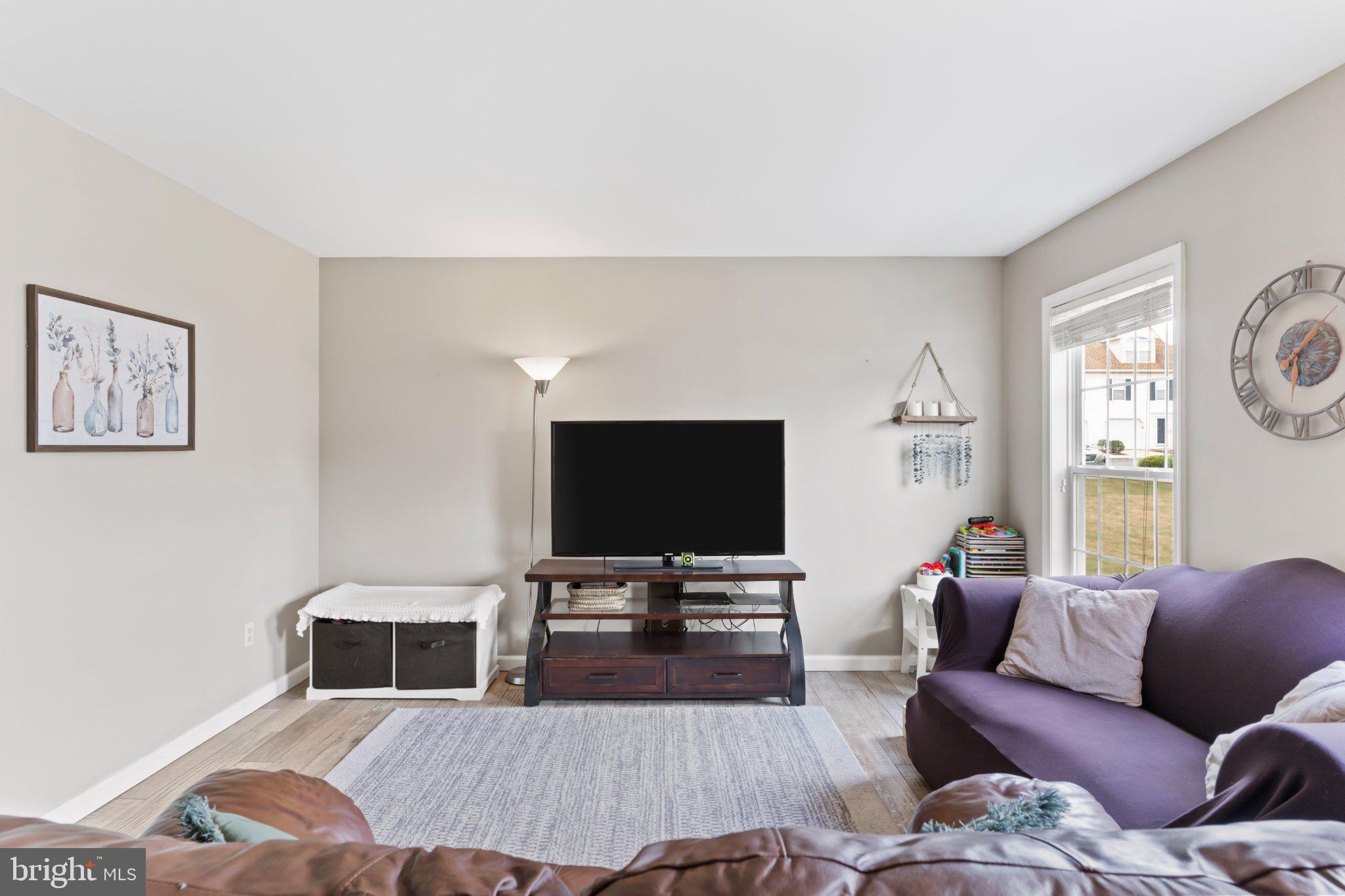 580 BENTON COURT