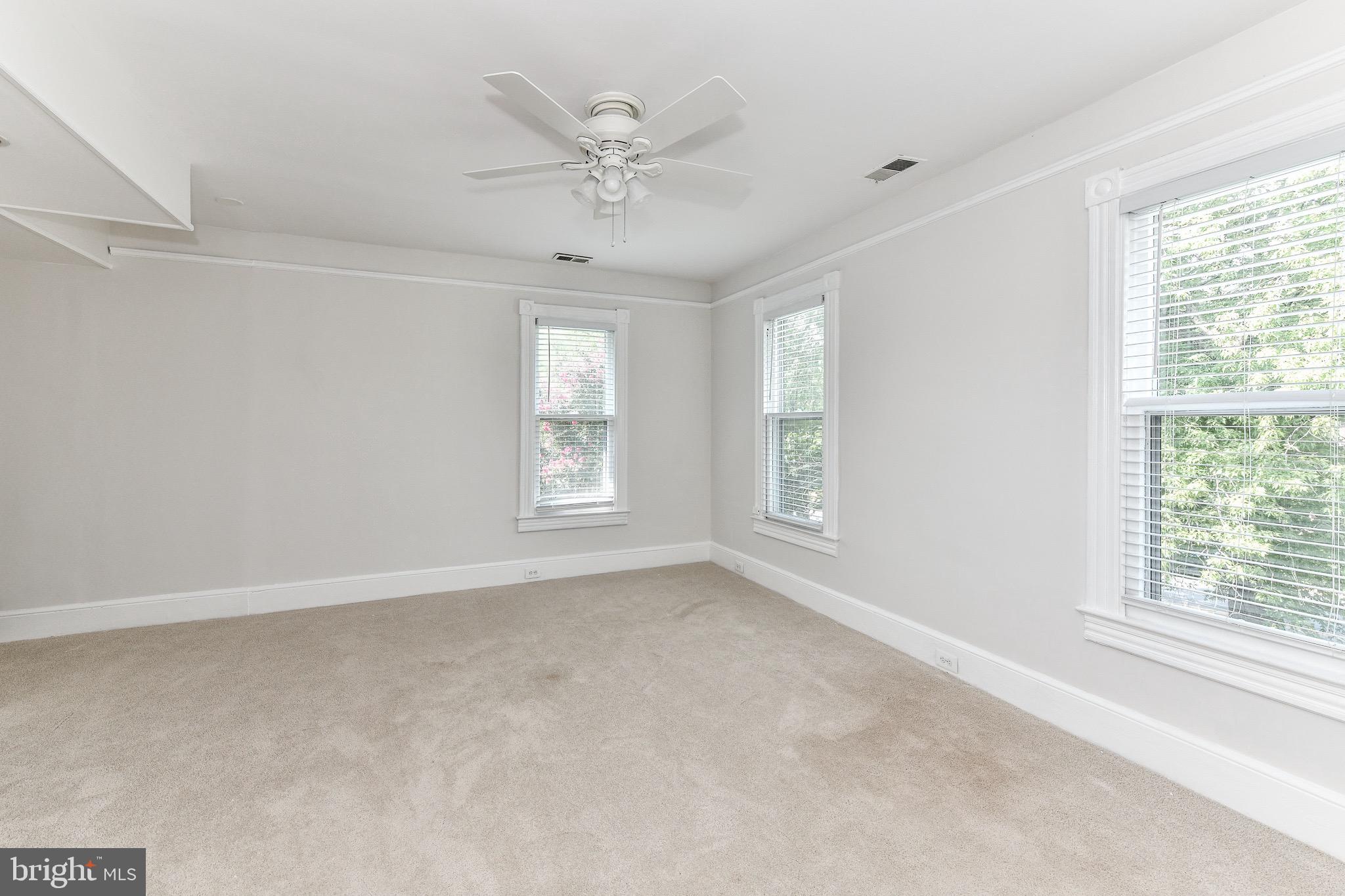 DUNN LORING - Residential Lease