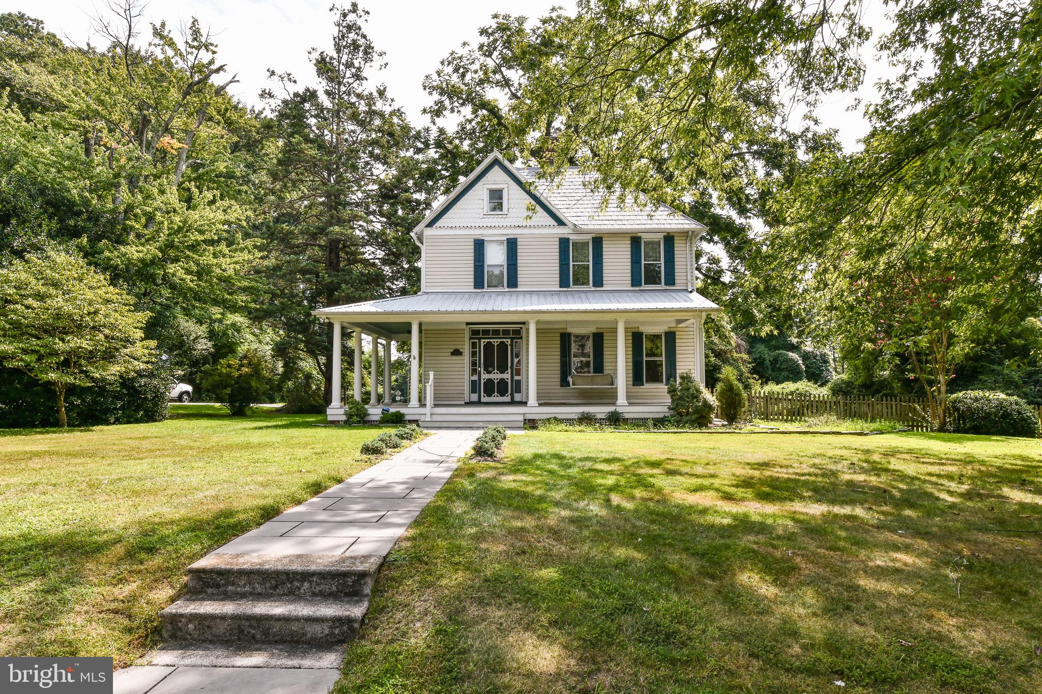 DUNN LORING - Residential Lease