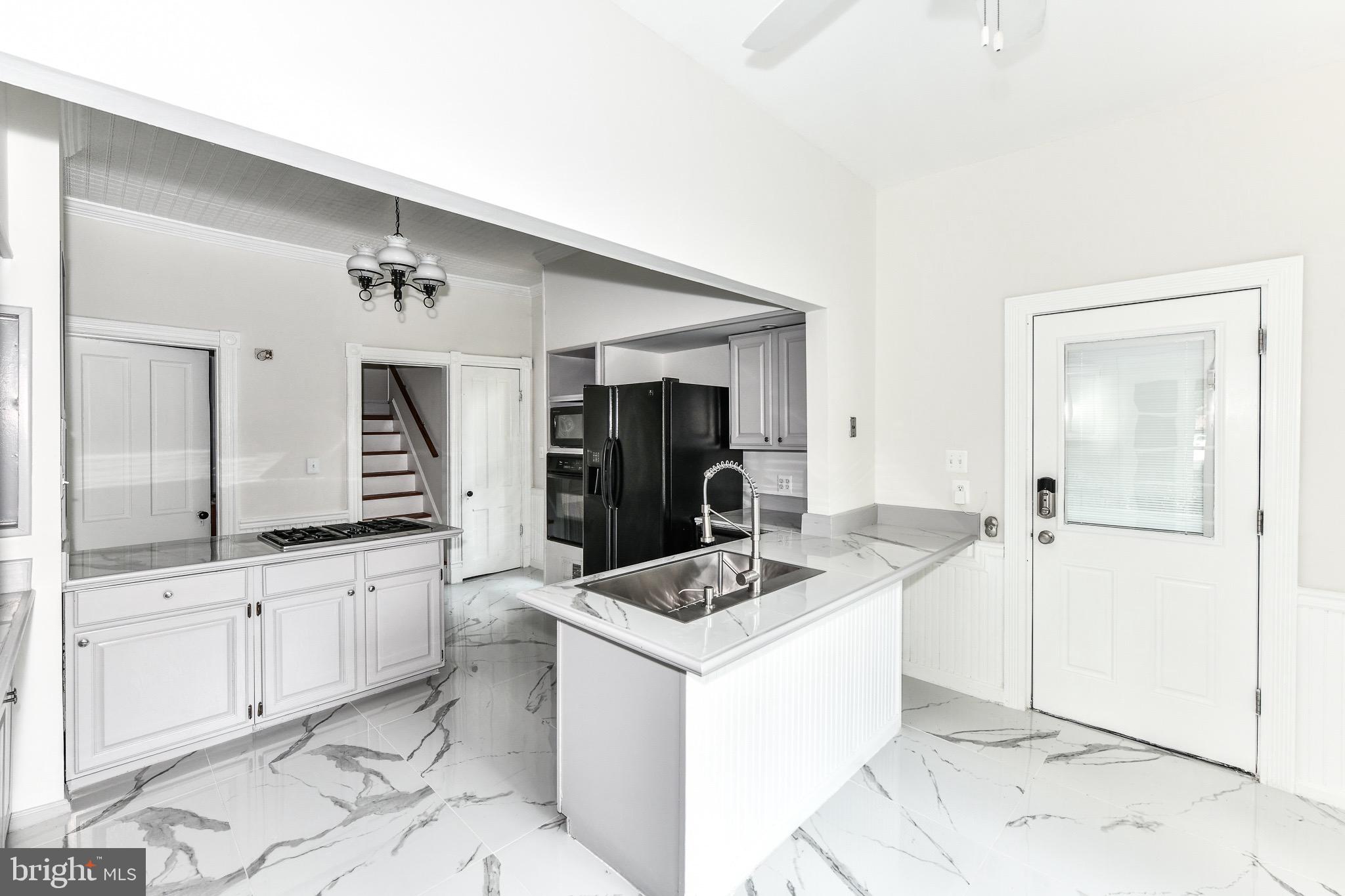 DUNN LORING - Residential Lease