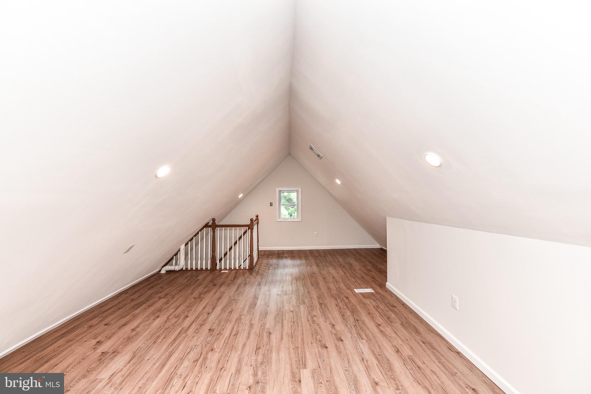 DUNN LORING - Residential Lease