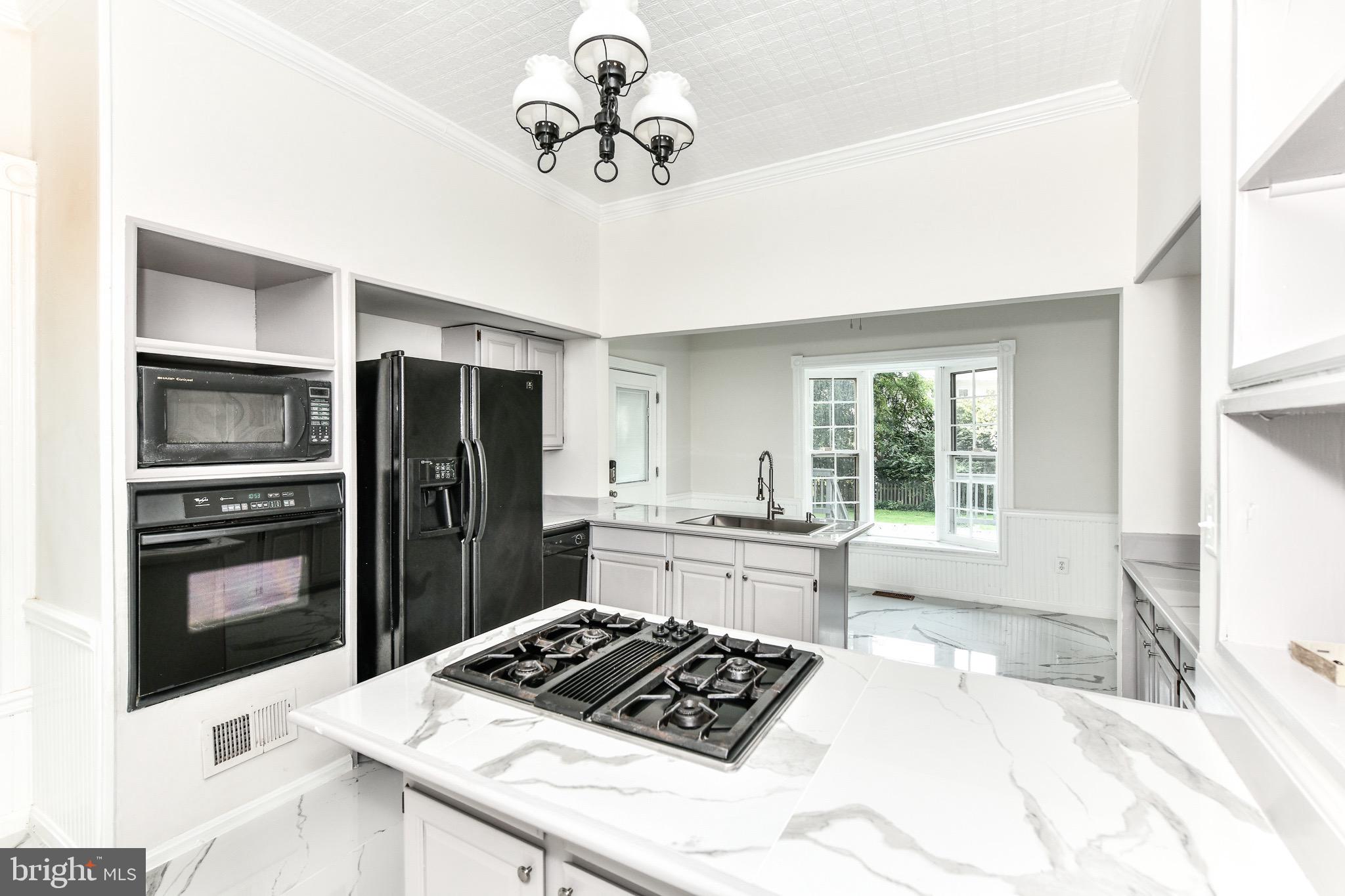 DUNN LORING - Residential Lease