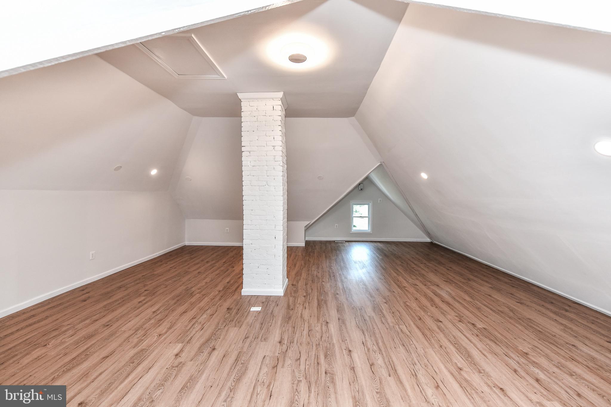 DUNN LORING - Residential Lease