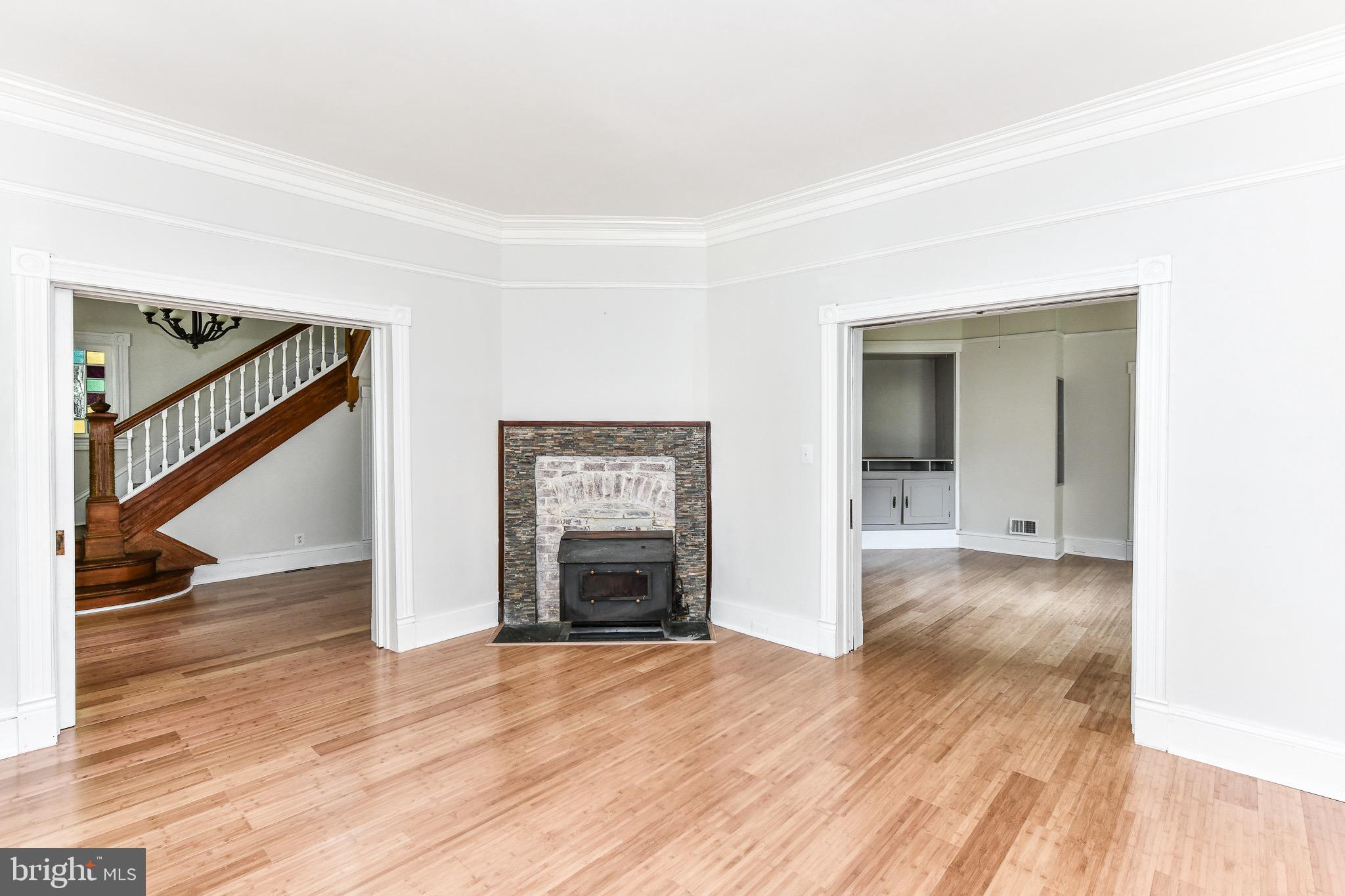 DUNN LORING - Residential Lease