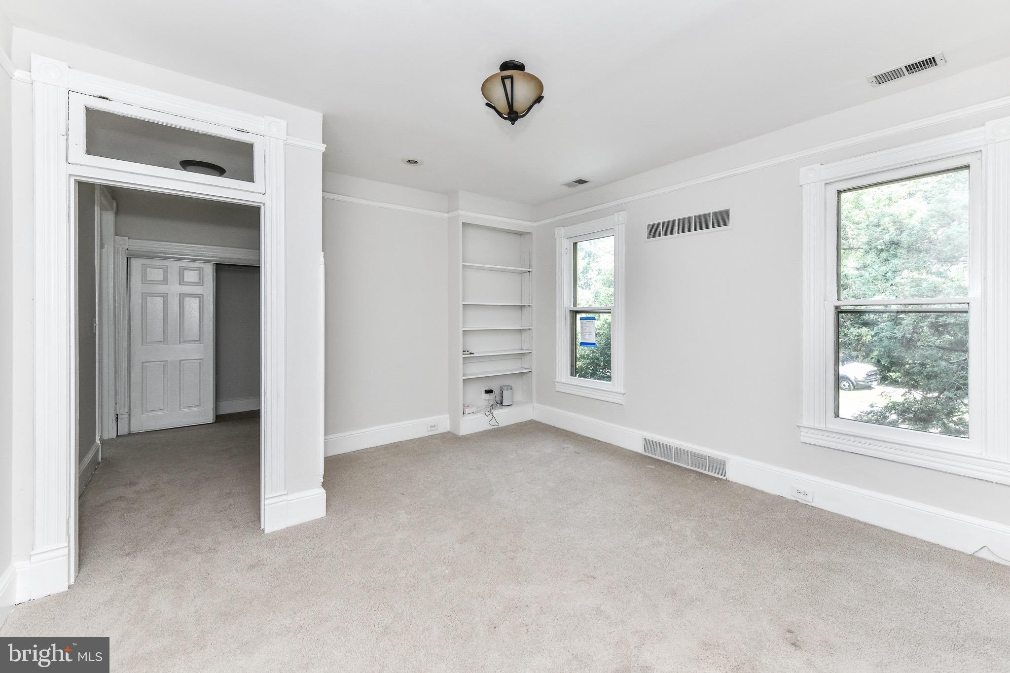 DUNN LORING - Residential Lease