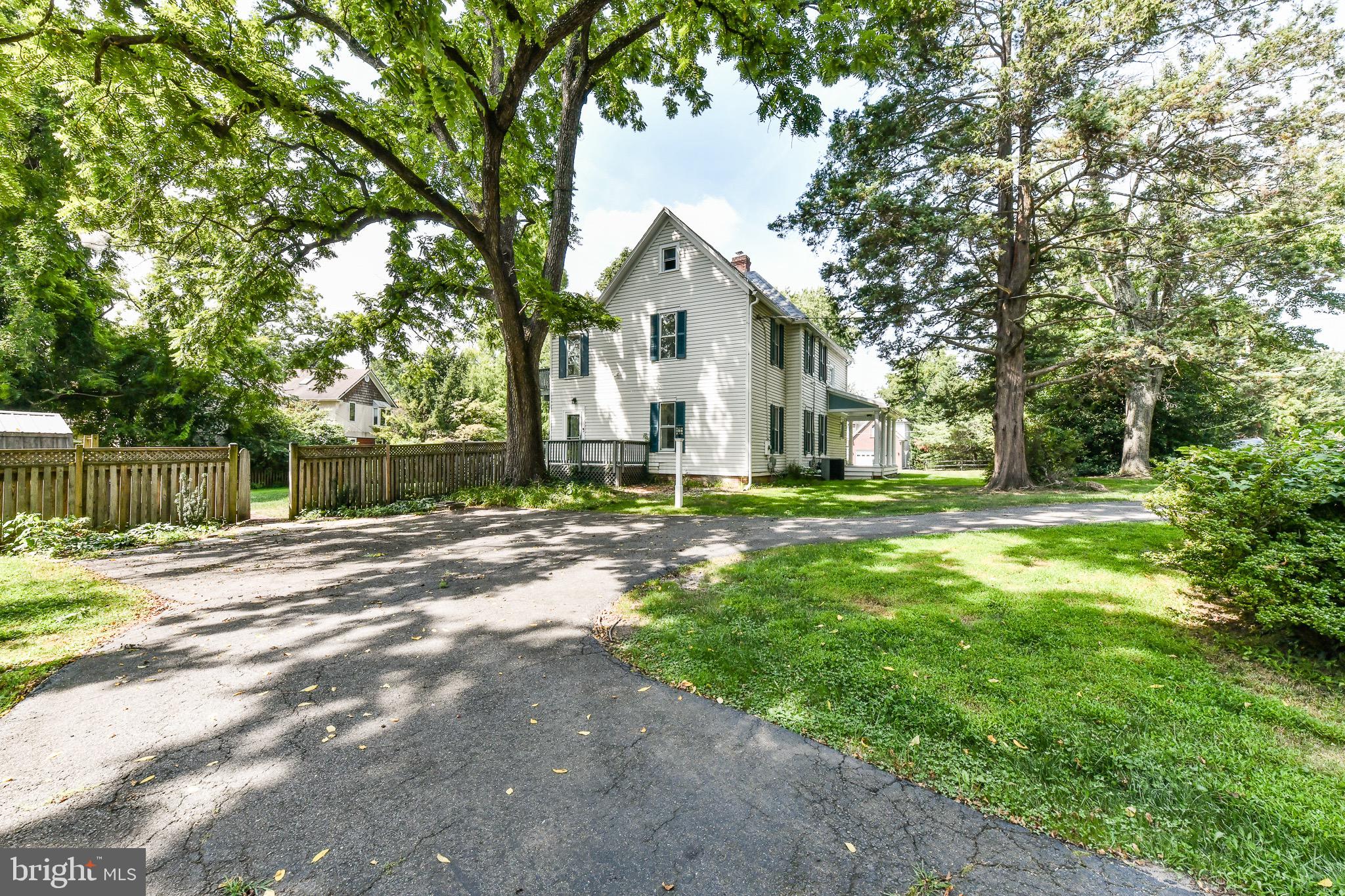 DUNN LORING - Residential Lease