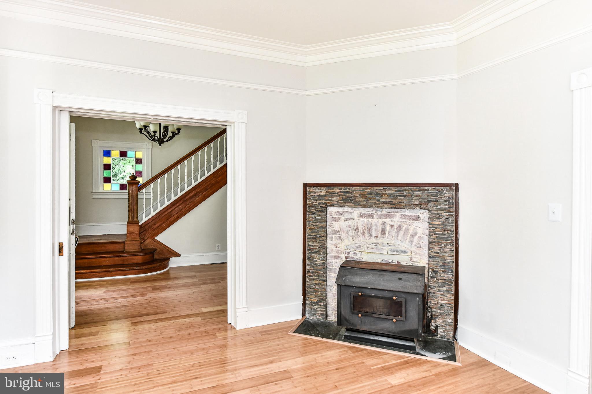 DUNN LORING - Residential Lease