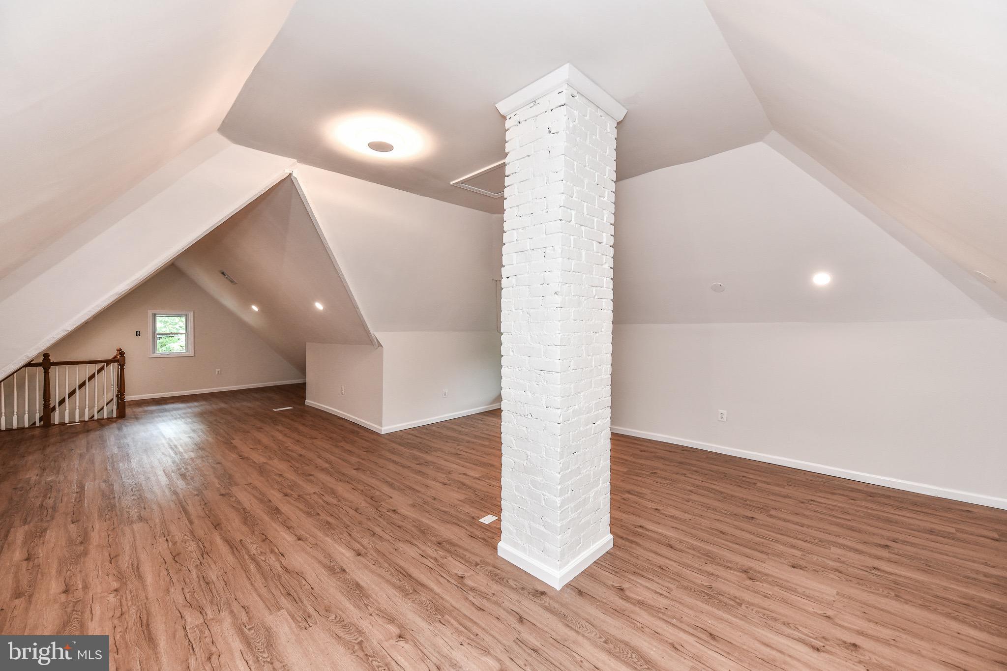 DUNN LORING - Residential Lease