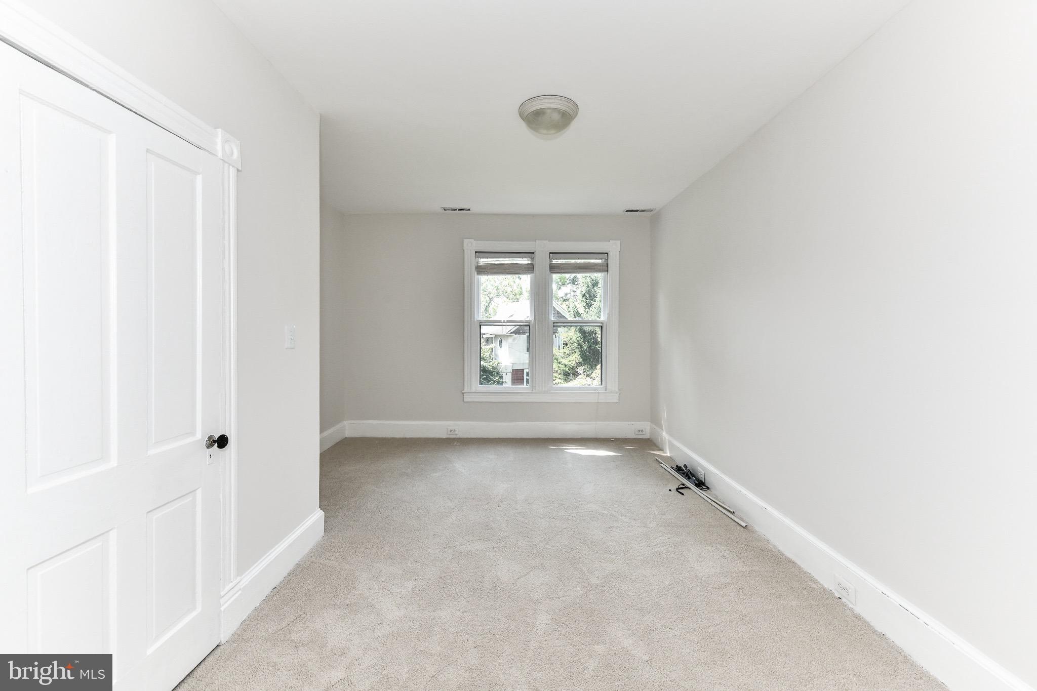 DUNN LORING - Residential Lease