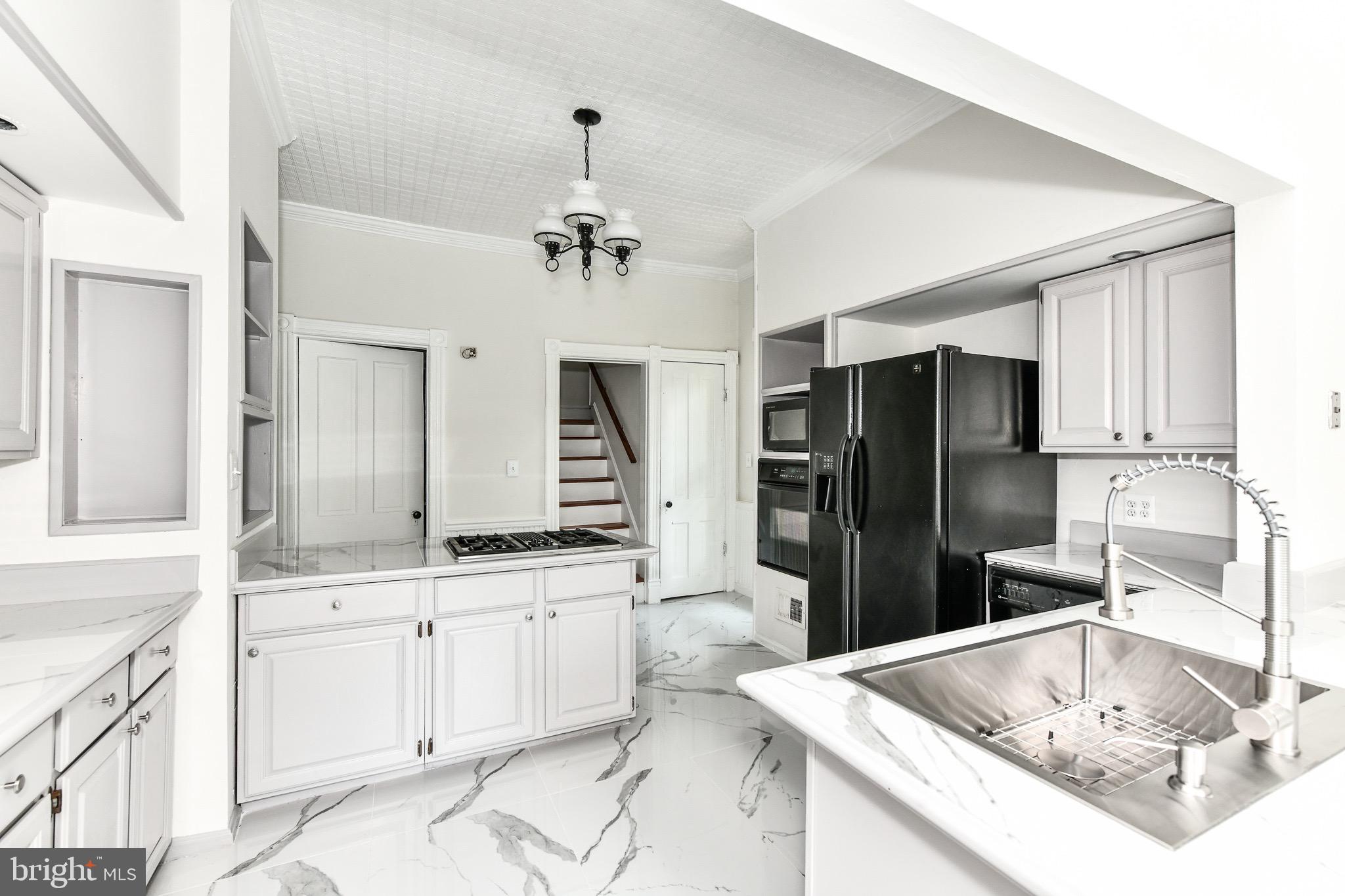 DUNN LORING - Residential Lease