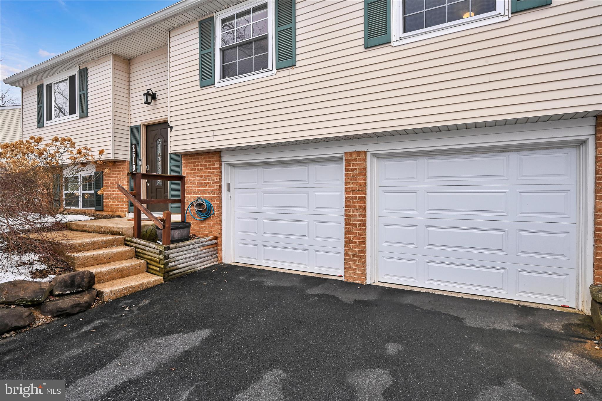 2619 N ROSEGARDEN BOULEVARD