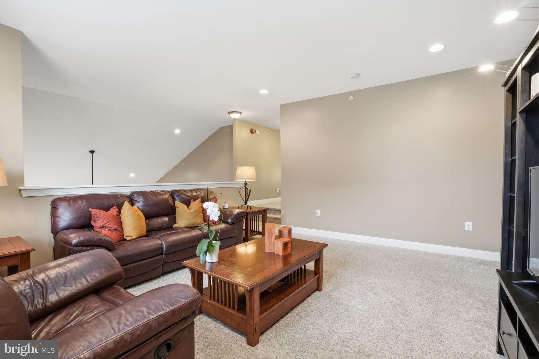 DEVONSHIRE ESTATES - Residential