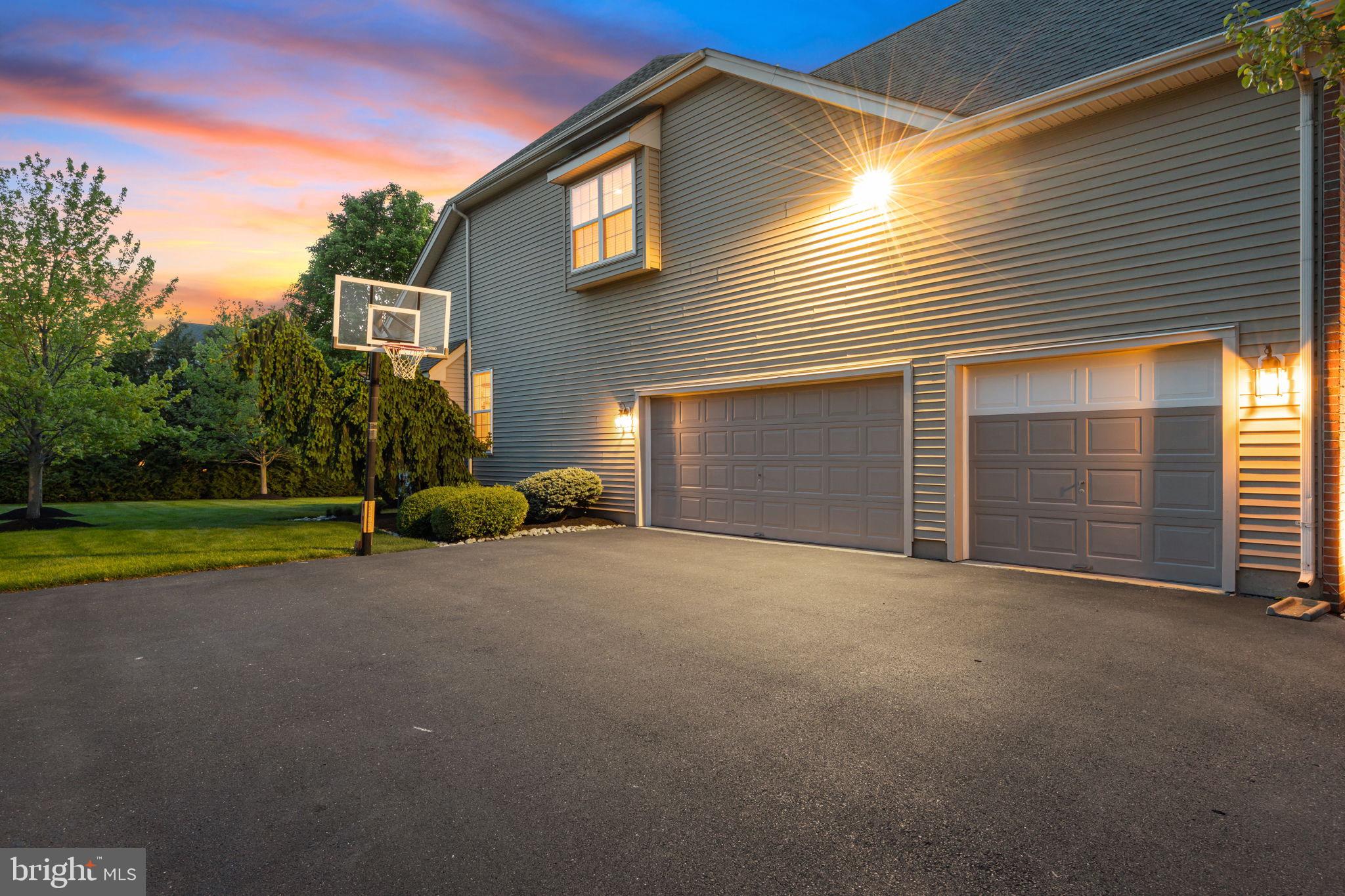 DEVONSHIRE ESTATES - Residential